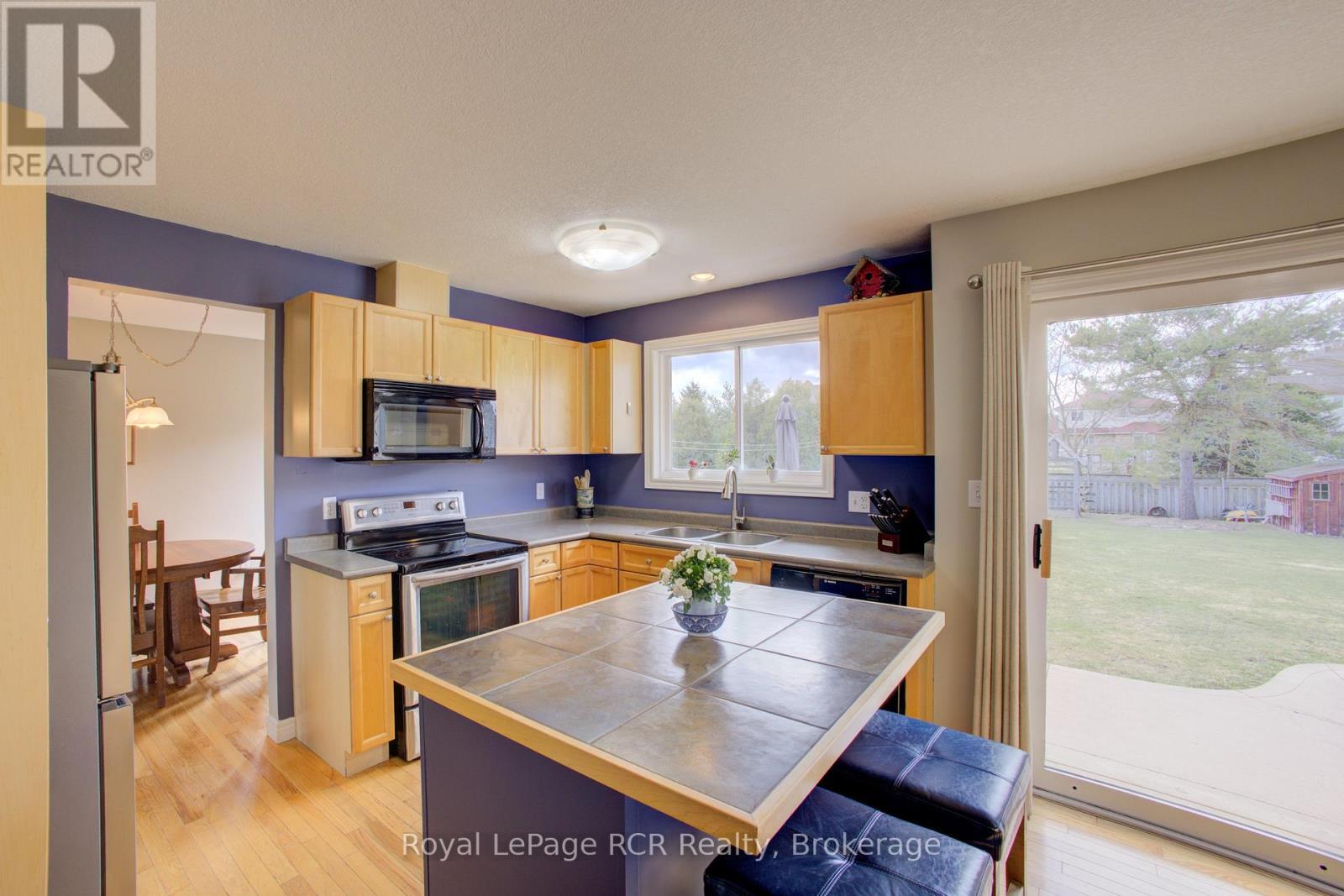 












232 CONESTOGA STREET N

,
Wellington North (Arthur),




Ontario
N0G1A0

