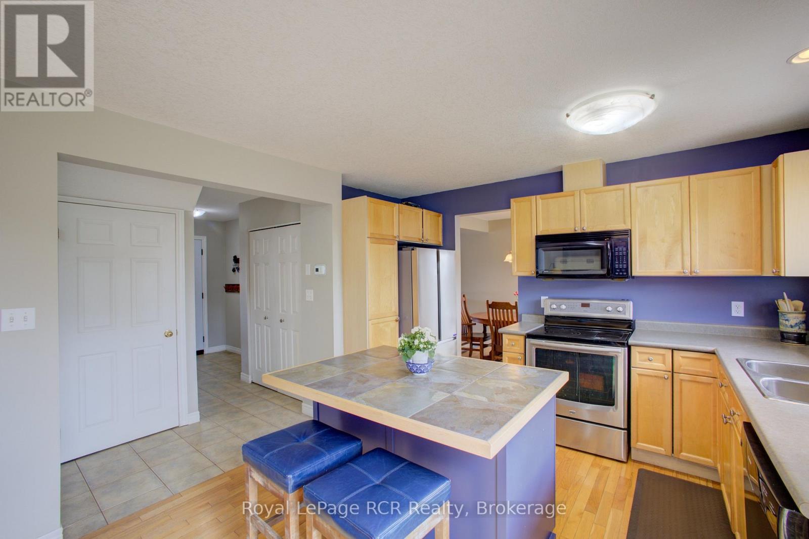 












232 CONESTOGA STREET N

,
Wellington North (Arthur),




Ontario
N0G1A0

