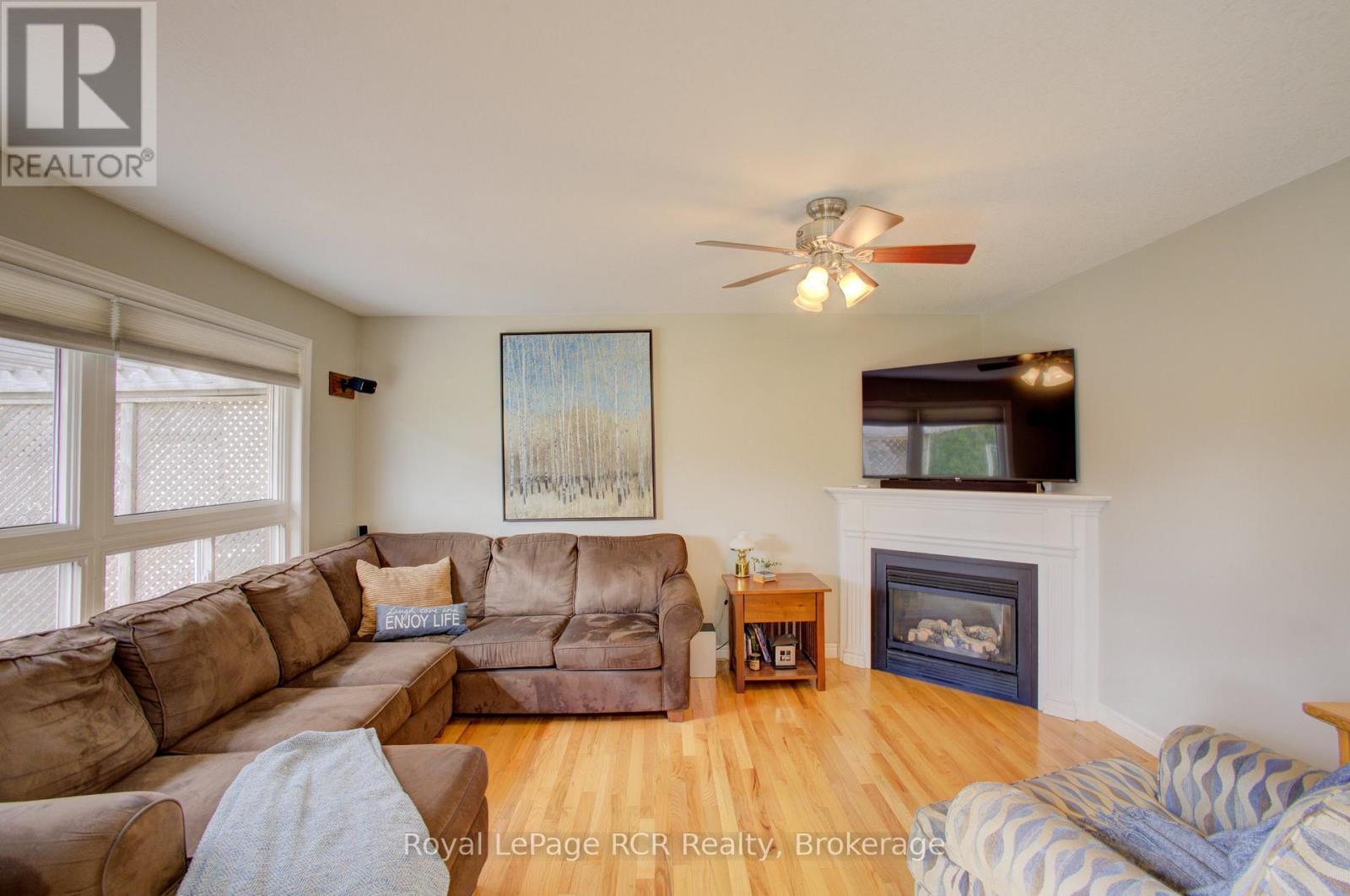 












232 CONESTOGA STREET N

,
Wellington North (Arthur),




Ontario
N0G1A0

