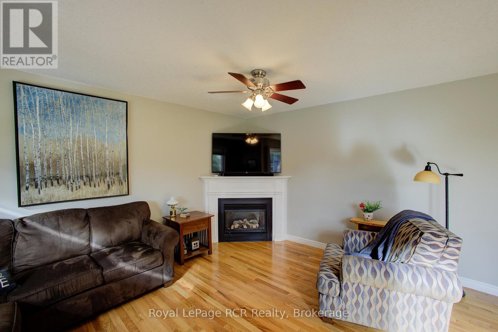 












232 CONESTOGA STREET N

,
Wellington North (Arthur),




Ontario
N0G1A0

