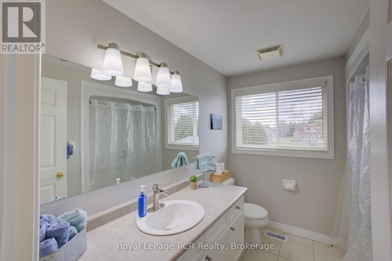 












232 CONESTOGA STREET N

,
Wellington North (Arthur),




Ontario
N0G1A0

