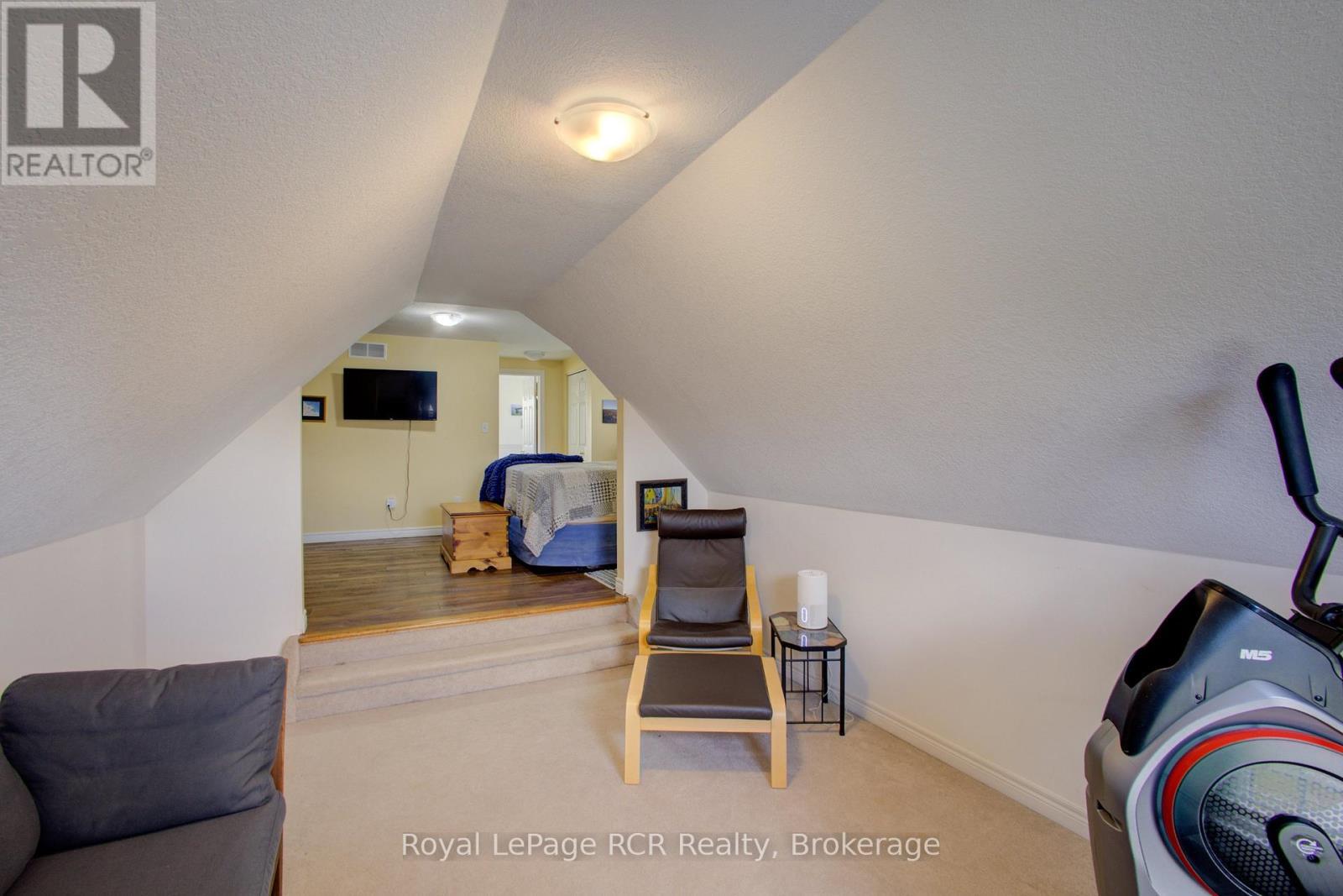 












232 CONESTOGA STREET N

,
Wellington North (Arthur),




Ontario
N0G1A0

