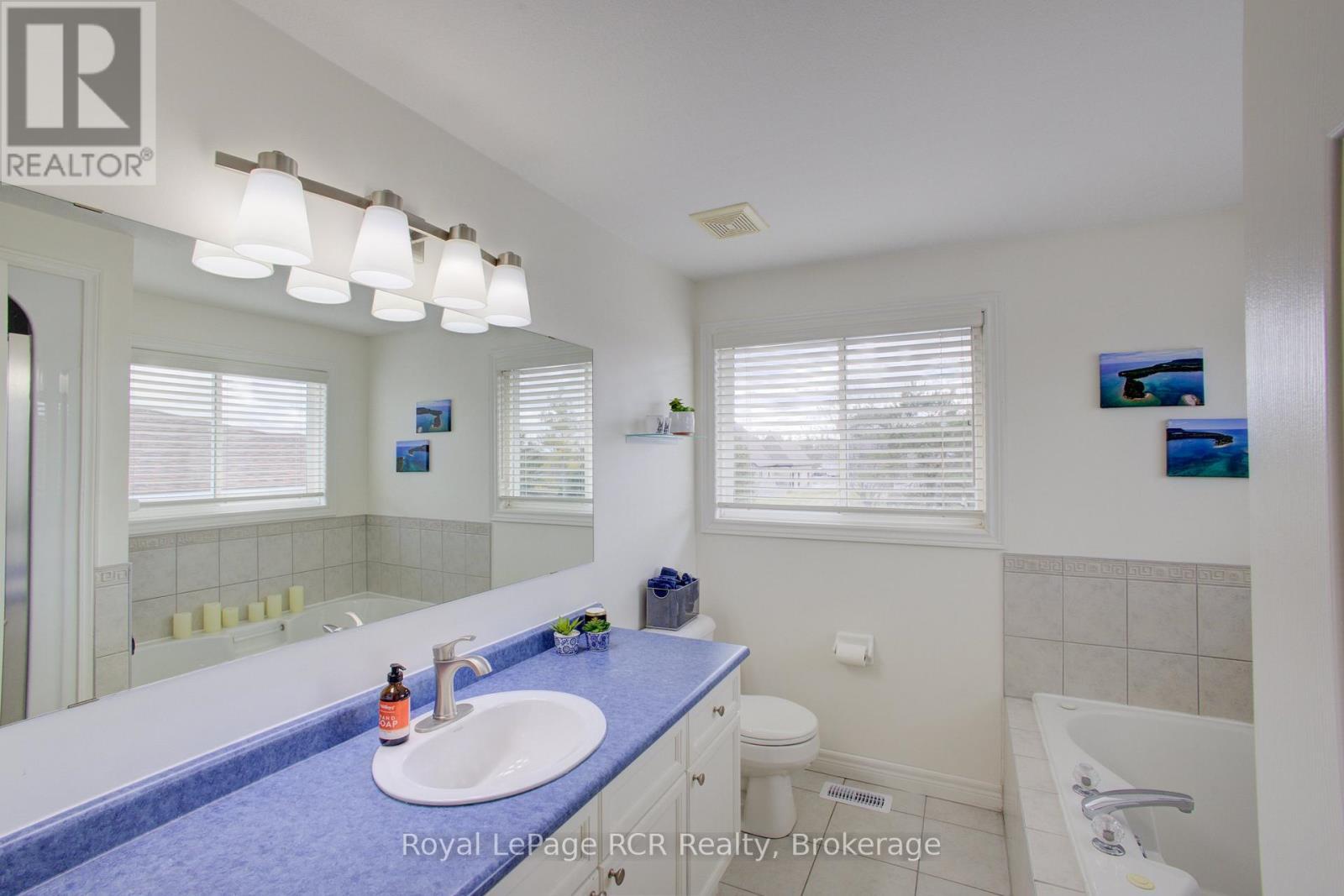 












232 CONESTOGA STREET N

,
Wellington North (Arthur),




Ontario
N0G1A0

