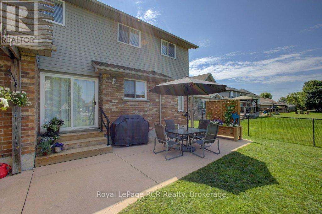 












232 CONESTOGA STREET N

,
Wellington North (Arthur),




Ontario
N0G1A0

