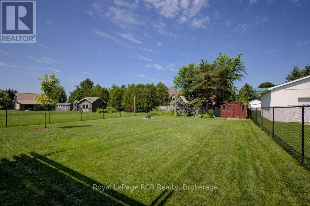 












232 CONESTOGA STREET N

,
Wellington North (Arthur),




Ontario
N0G1A0

