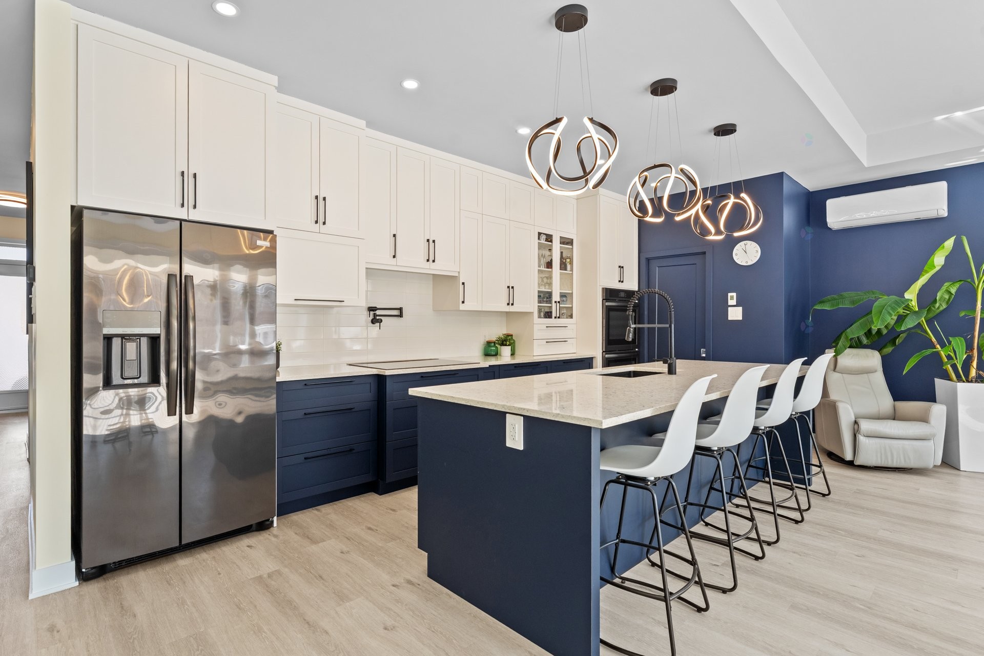 









6101


Place des Ruisseaux

,
Saint-Félix-de-Valois,




QC
J0K2M0

