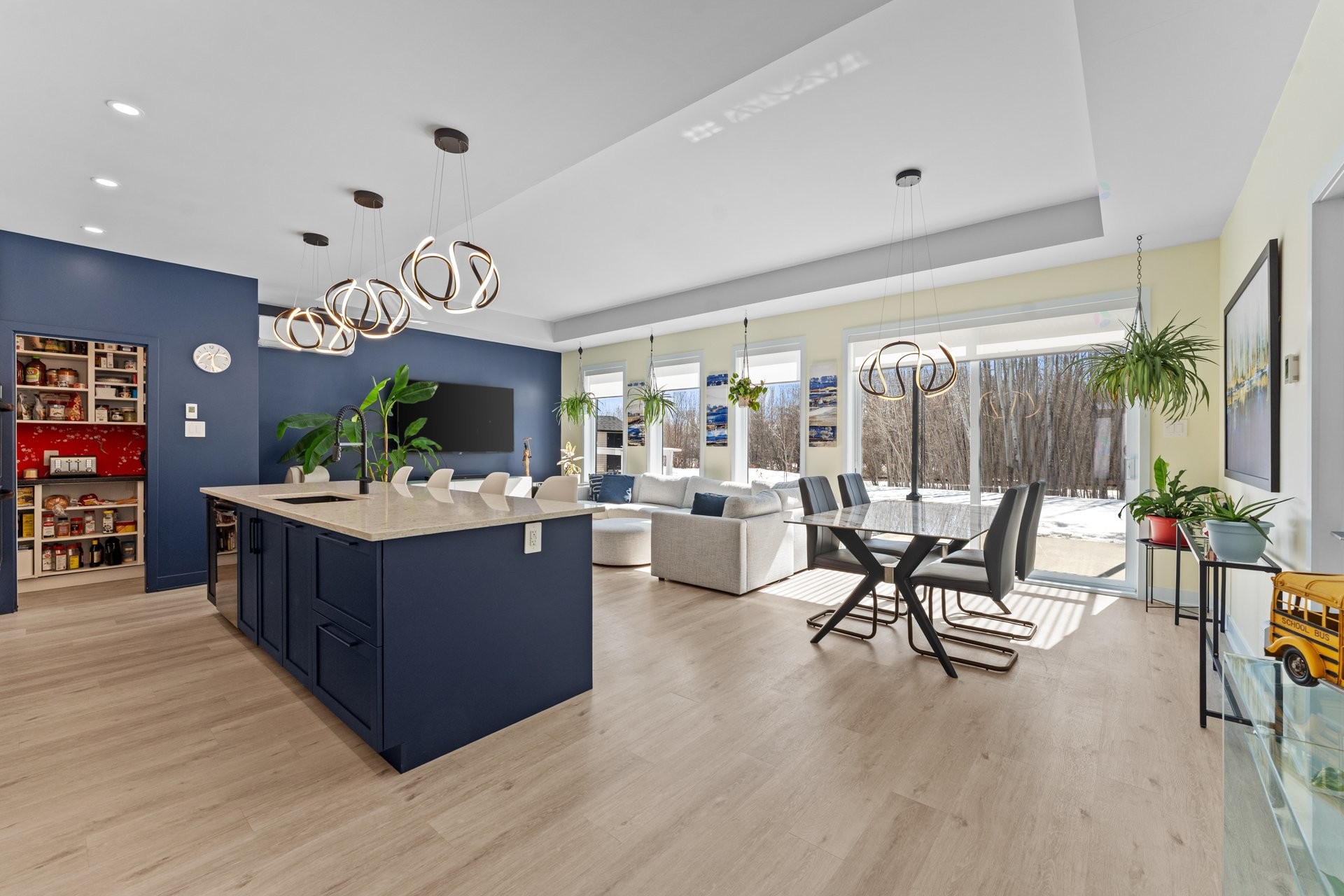 









6101


Place des Ruisseaux

,
Saint-Félix-de-Valois,




QC
J0K2M0

