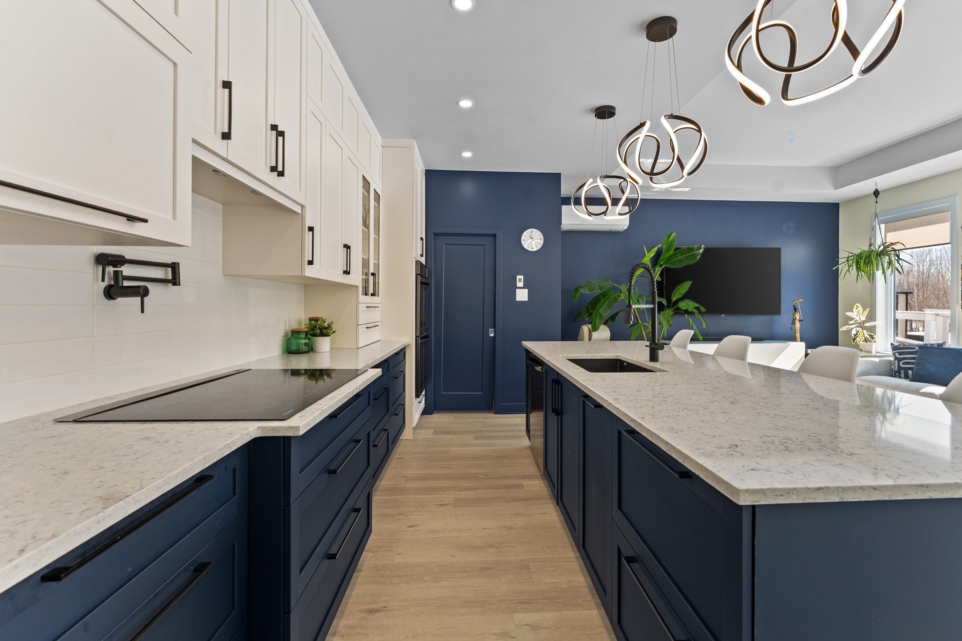 









6101


Place des Ruisseaux

,
Saint-Félix-de-Valois,




QC
J0K2M0

