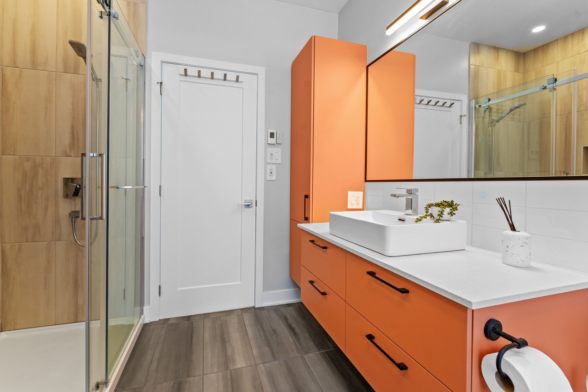 









6101


Place des Ruisseaux

,
Saint-Félix-de-Valois,




QC
J0K2M0

