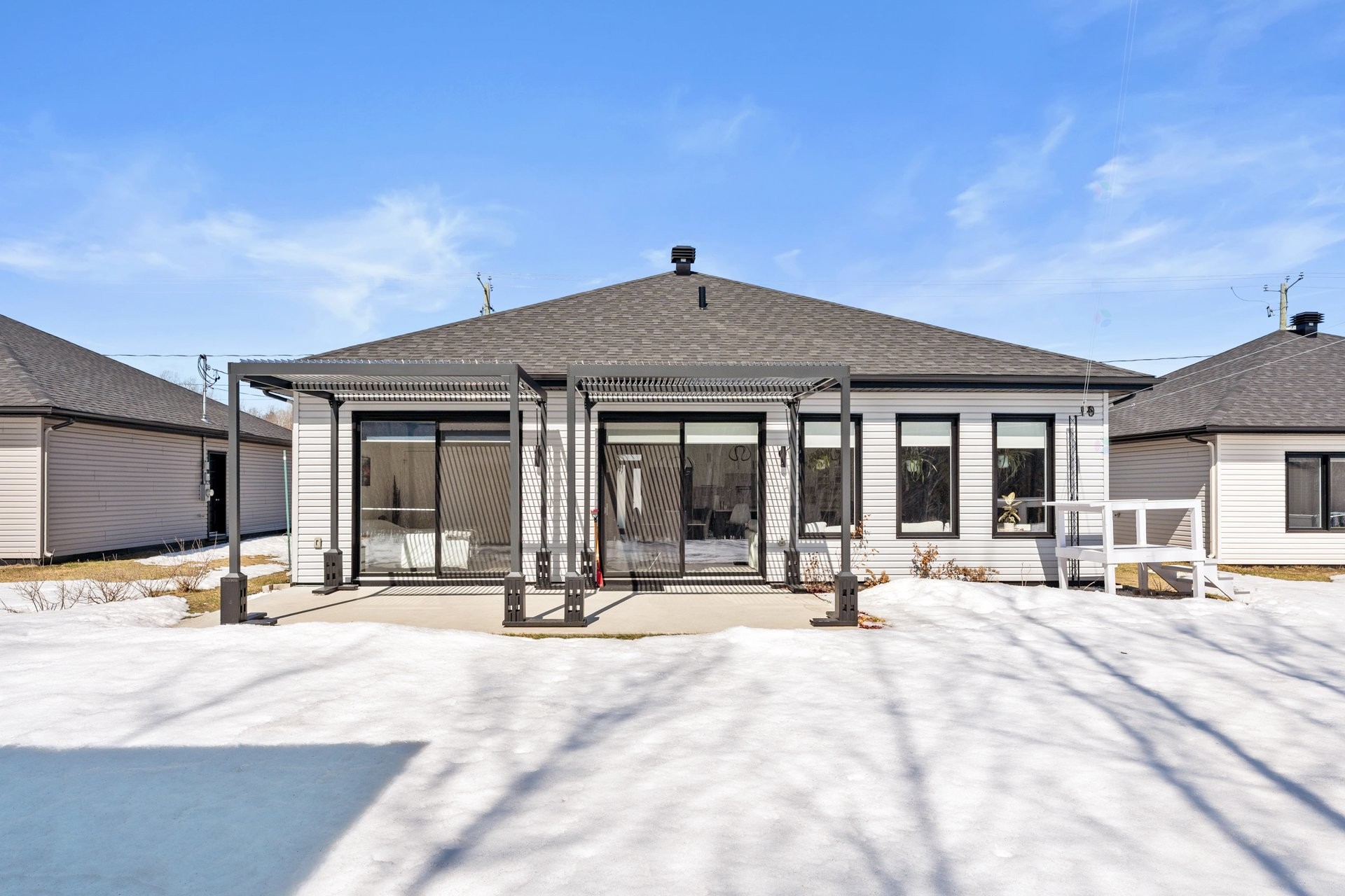 









6101


Place des Ruisseaux

,
Saint-Félix-de-Valois,




QC
J0K2M0

