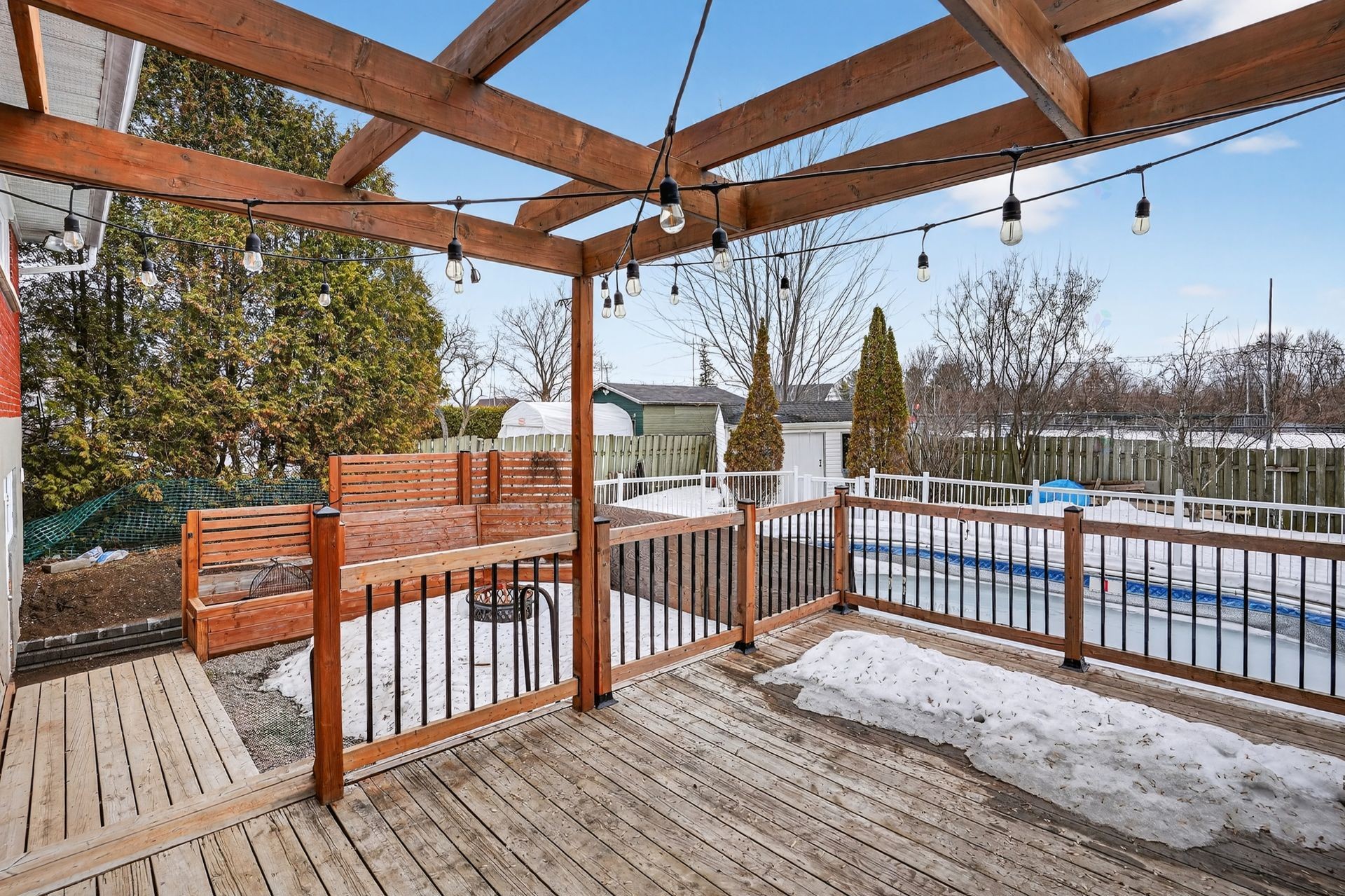 









580


6e Avenue

,
Saint-Jérôme,




QC
J7Z5H9


