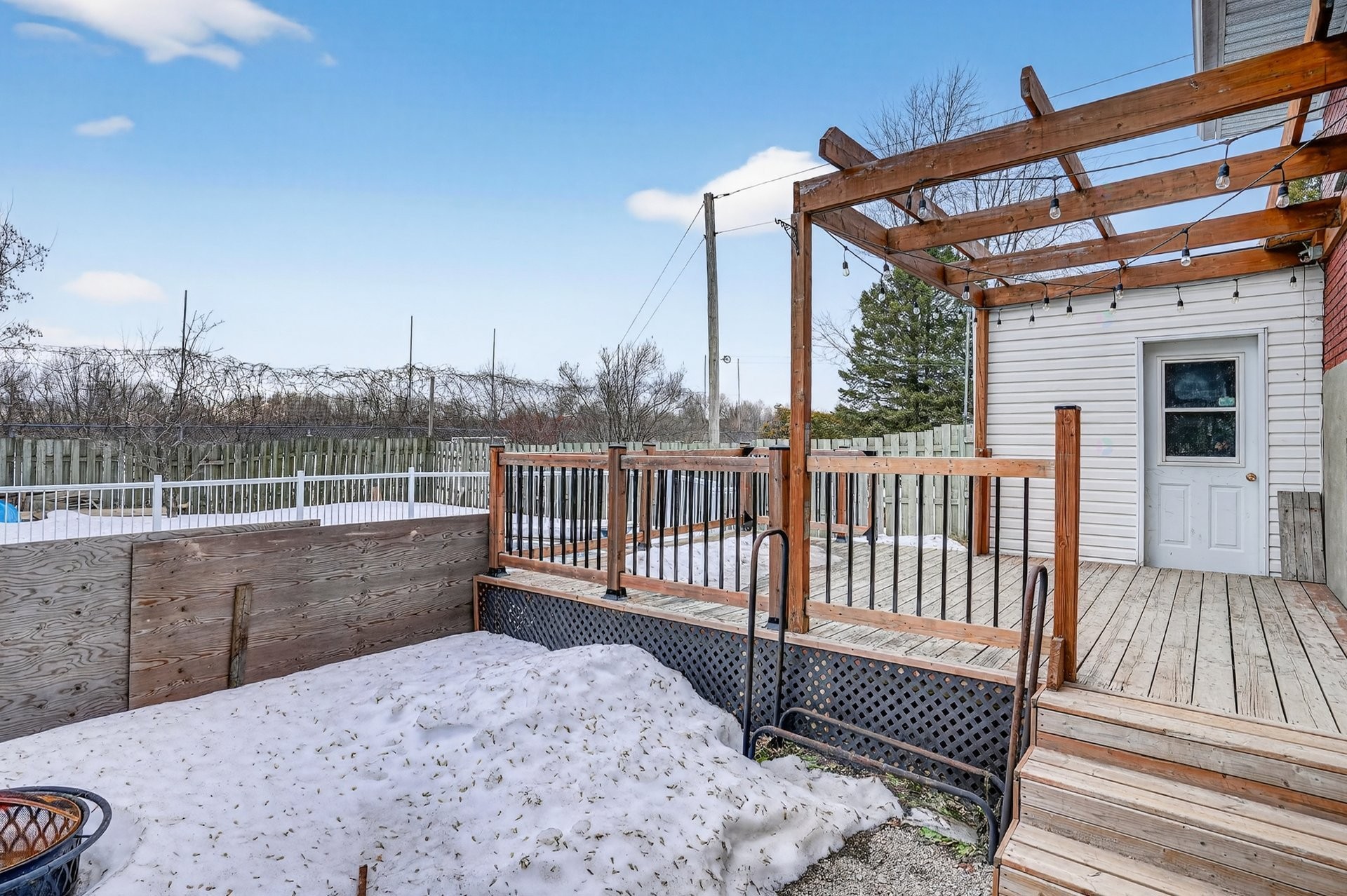 









580


6e Avenue

,
Saint-Jérôme,




QC
J7Z5H9

