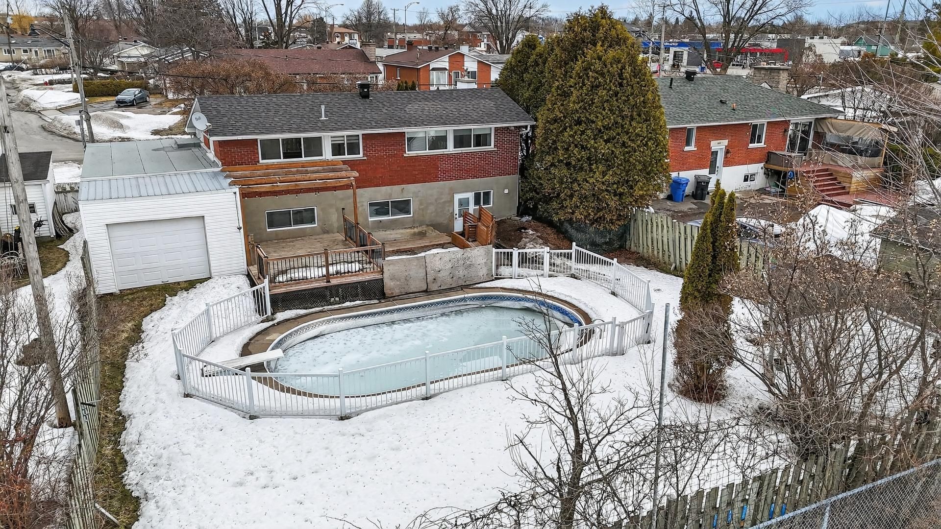 









580


6e Avenue

,
Saint-Jérôme,




QC
J7Z5H9

