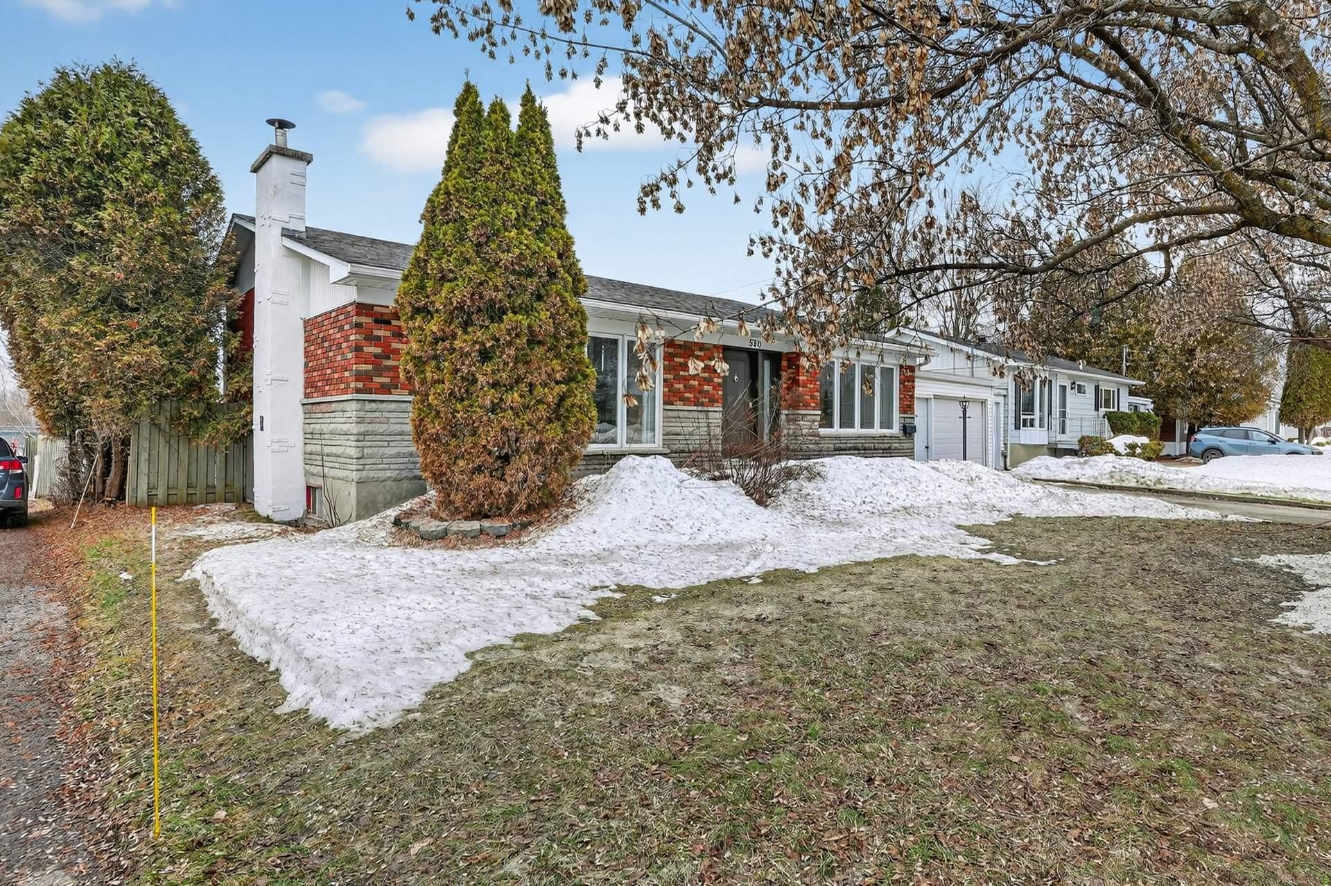 









580


6e Avenue

,
Saint-Jérôme,




QC
J7Z5H9

