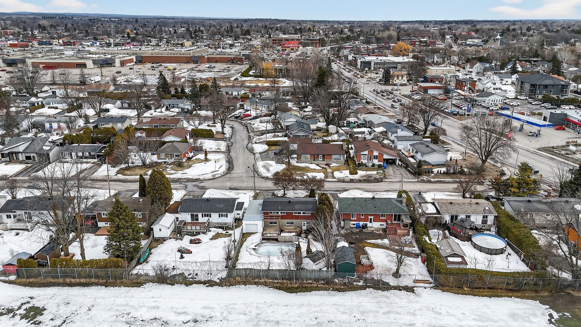 









580


6e Avenue

,
Saint-Jérôme,




QC
J7Z5H9

