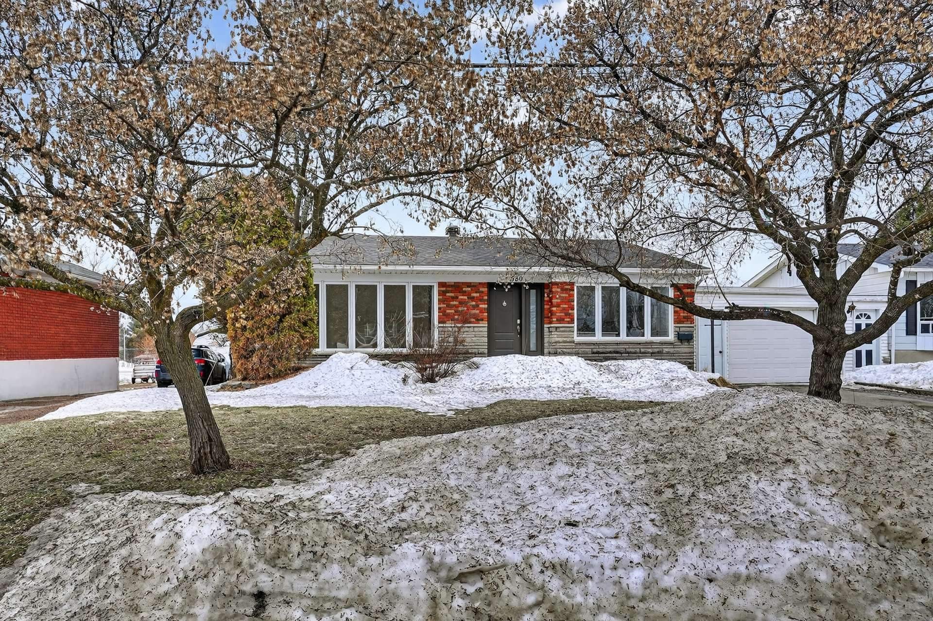 









580


6e Avenue

,
Saint-Jérôme,




QC
J7Z5H9

