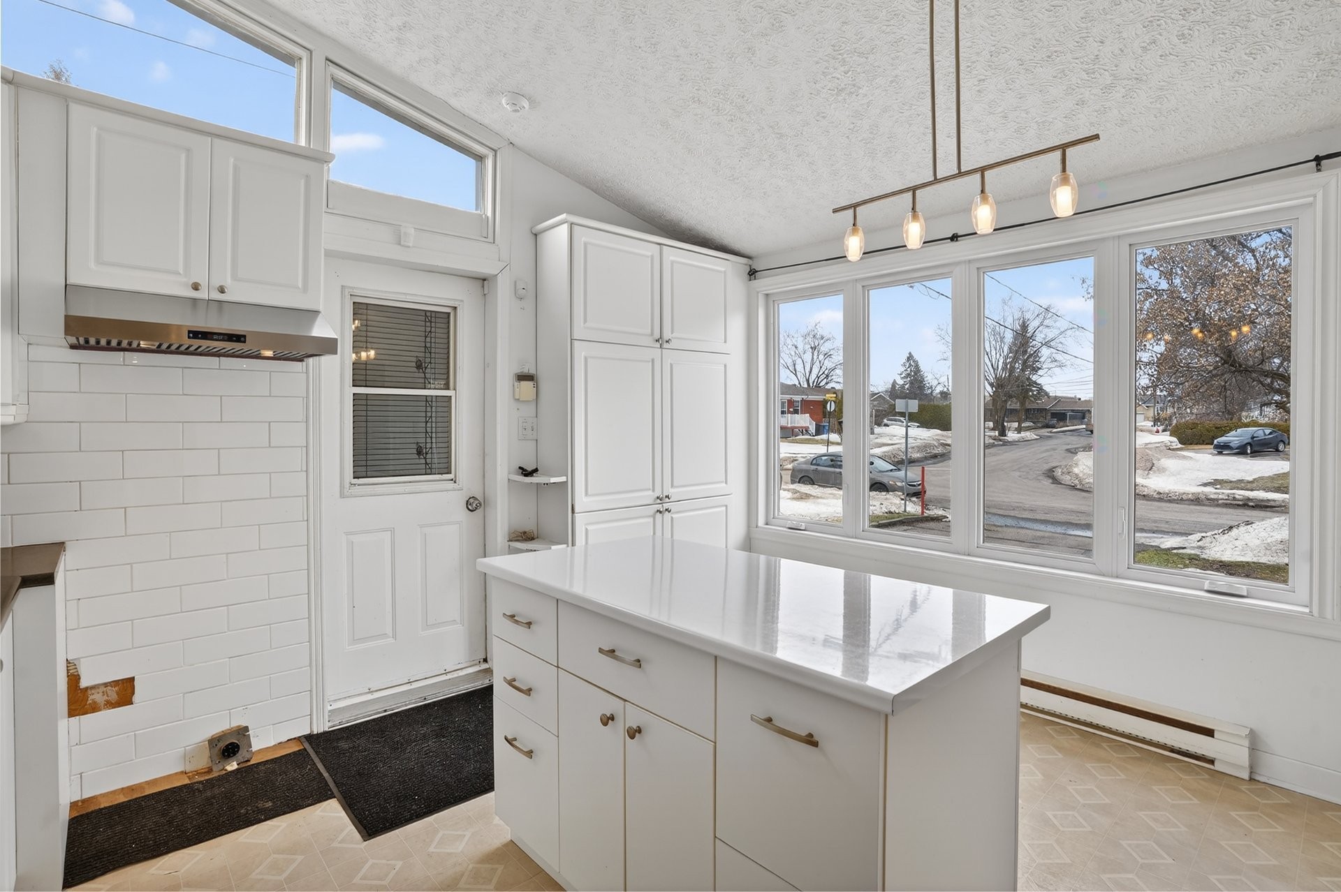 









580


6e Avenue

,
Saint-Jérôme,




QC
J7Z5H9

