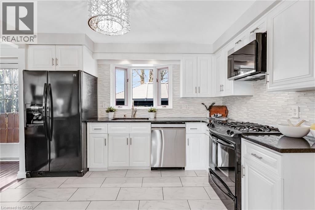 












86 MCGARRY Drive

,
Kitchener,




Ontario
N2N1A4


