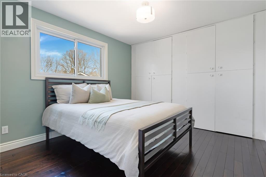 












86 MCGARRY Drive

,
Kitchener,




Ontario
N2N1A4

