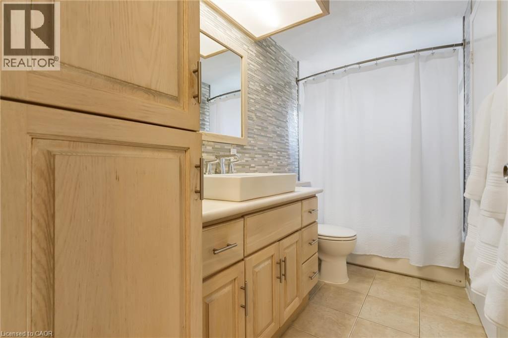 












86 MCGARRY Drive

,
Kitchener,




Ontario
N2N1A4


