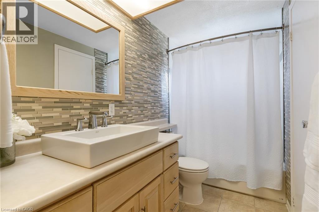 












86 MCGARRY Drive

,
Kitchener,




Ontario
N2N1A4

