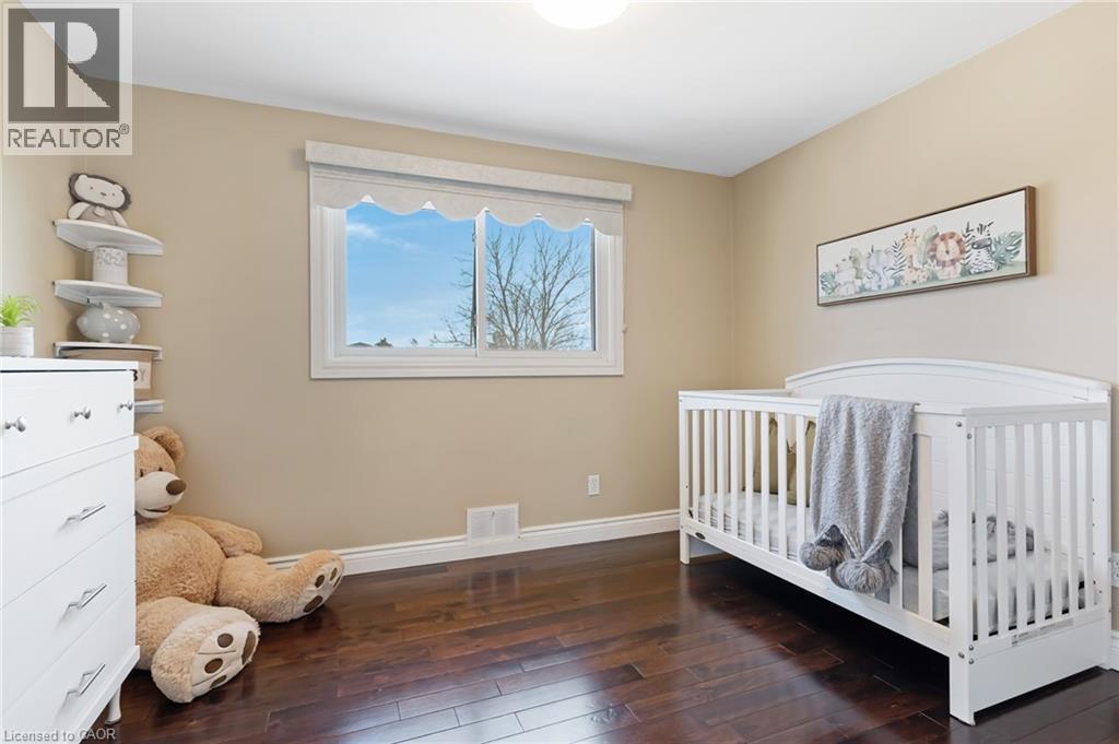 












86 MCGARRY Drive

,
Kitchener,




Ontario
N2N1A4

