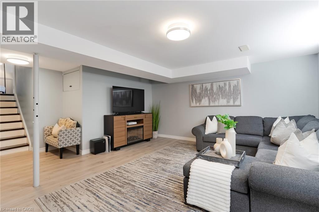 












86 MCGARRY Drive

,
Kitchener,




Ontario
N2N1A4

