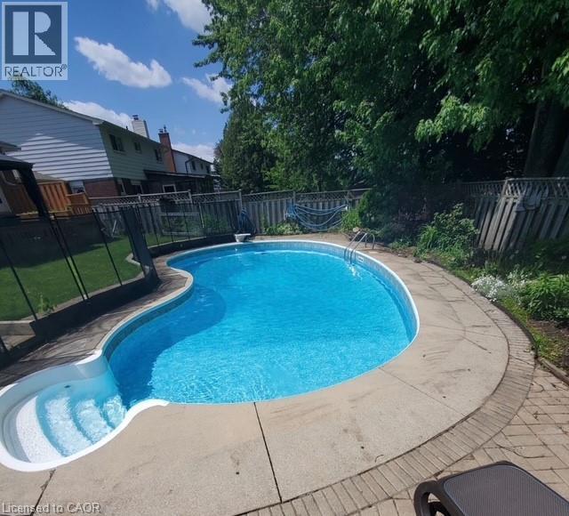












86 MCGARRY Drive

,
Kitchener,




Ontario
N2N1A4

