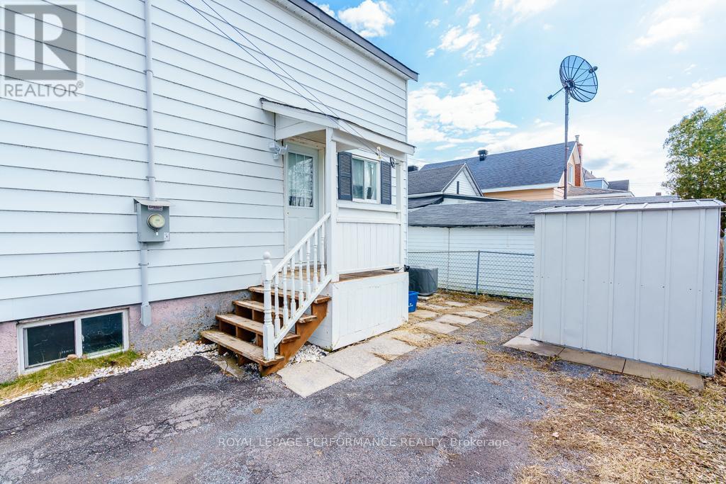 












4 LAUBER AVENUE

,
Cornwall,




Ontario
K6J2V9

