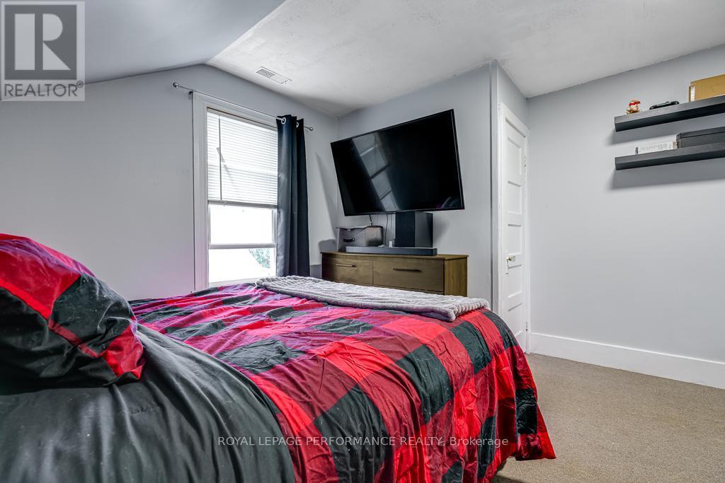 












4 LAUBER AVENUE

,
Cornwall,




Ontario
K6J2V9

