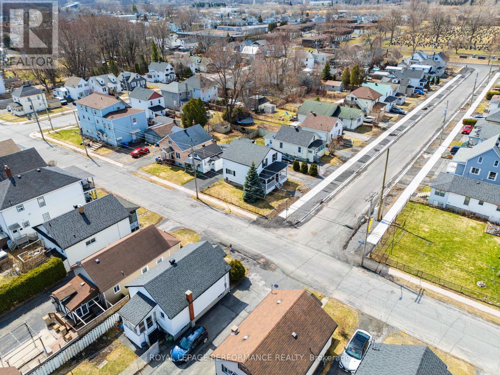 












4 LAUBER AVENUE

,
Cornwall,




Ontario
K6J2V9

