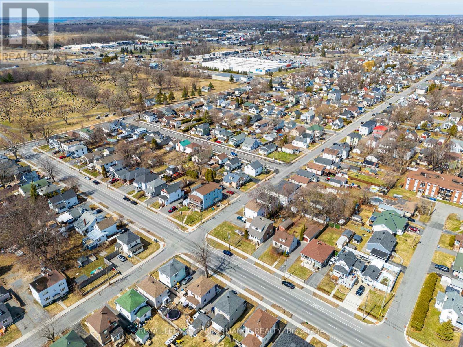 












4 LAUBER AVENUE

,
Cornwall,




Ontario
K6J2V9

