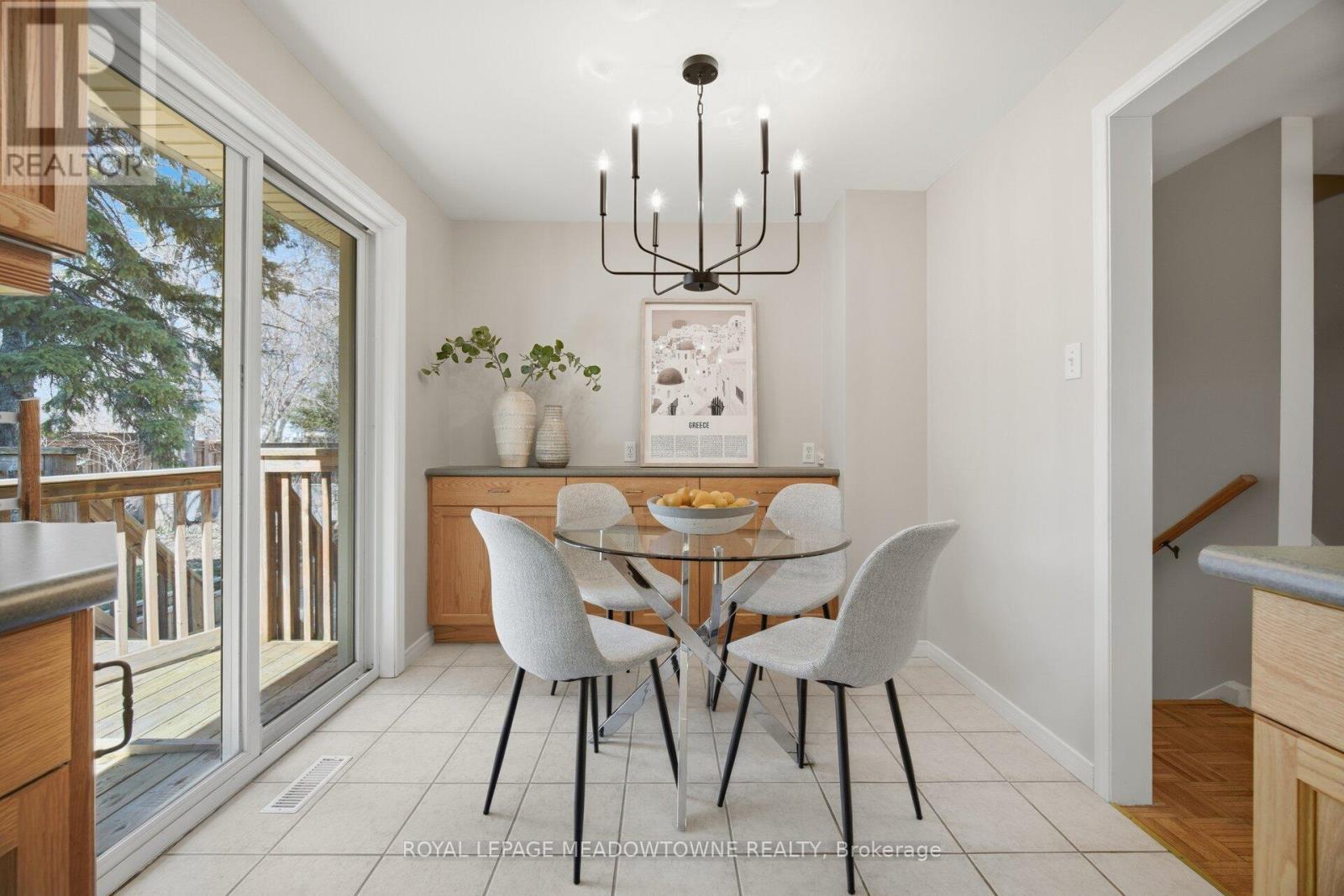 












523 TRAFALGAR COURT

,
Milton,




Ontario
L9T3A8

