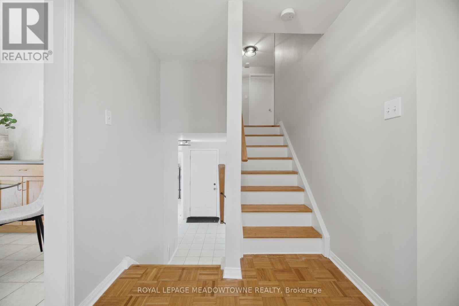 












523 TRAFALGAR COURT

,
Milton,




Ontario
L9T3A8

