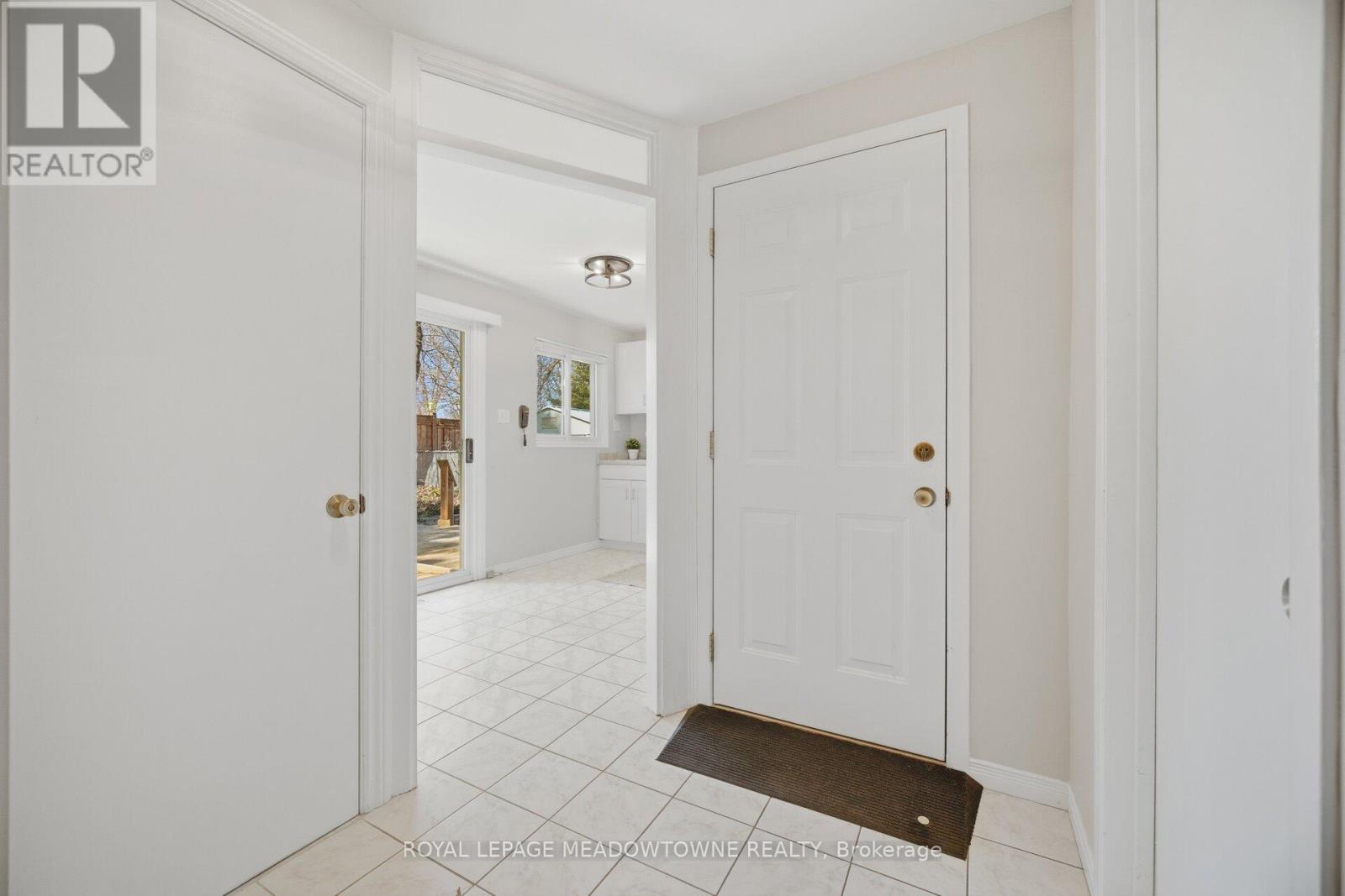 












523 TRAFALGAR COURT

,
Milton,




Ontario
L9T3A8

