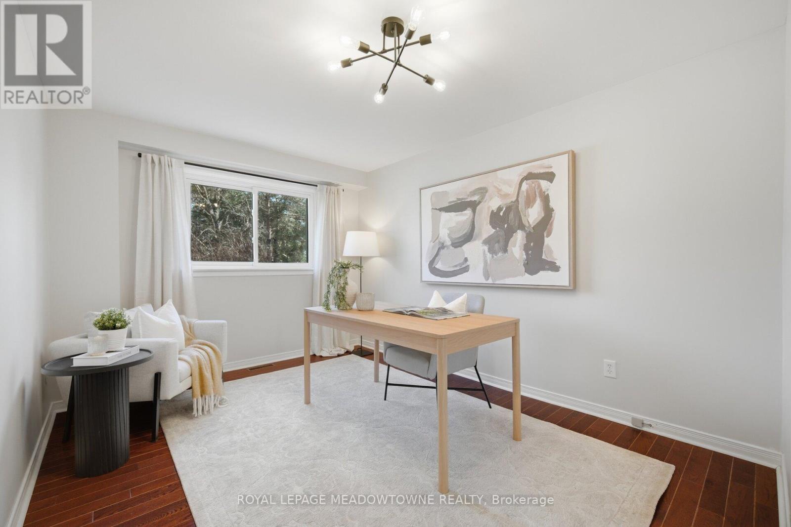 












523 TRAFALGAR COURT

,
Milton,




Ontario
L9T3A8

