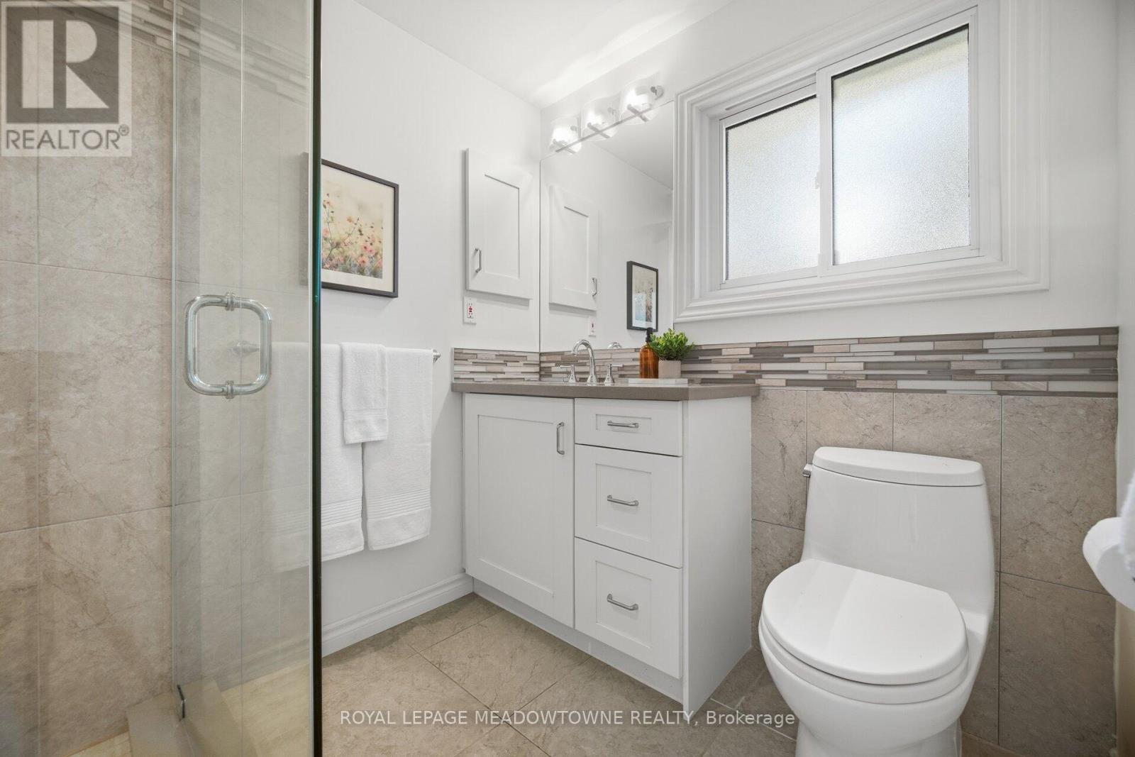 












523 TRAFALGAR COURT

,
Milton,




Ontario
L9T3A8

