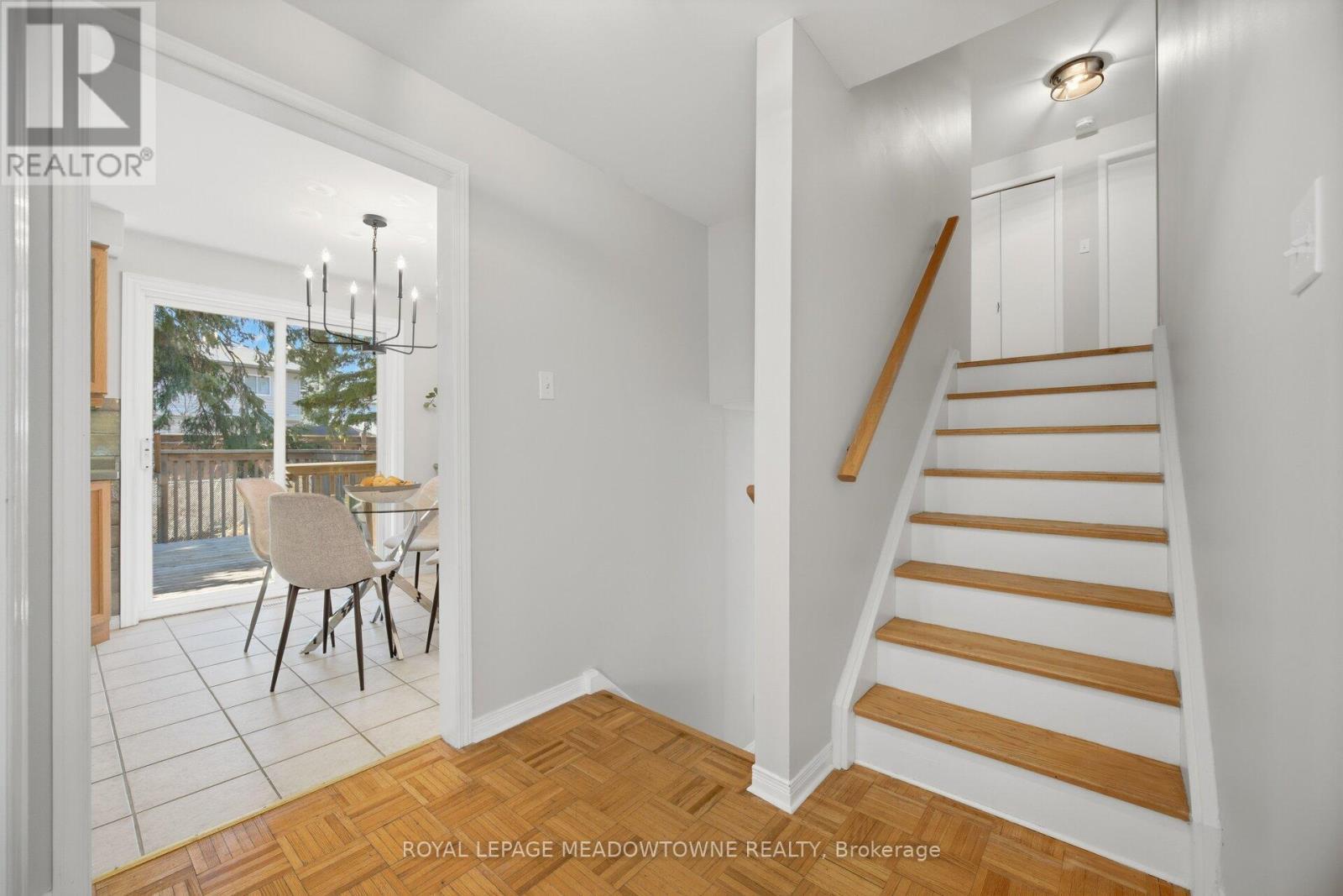 












523 TRAFALGAR COURT

,
Milton,




Ontario
L9T3A8


