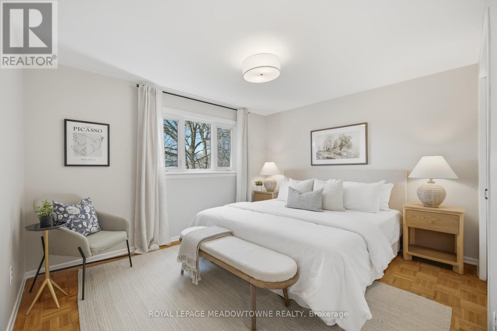 












523 TRAFALGAR COURT

,
Milton,




Ontario
L9T3A8

