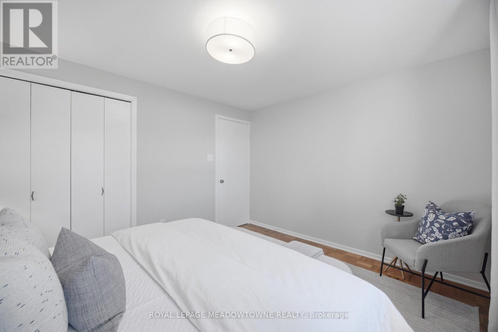 












523 TRAFALGAR COURT

,
Milton,




Ontario
L9T3A8

