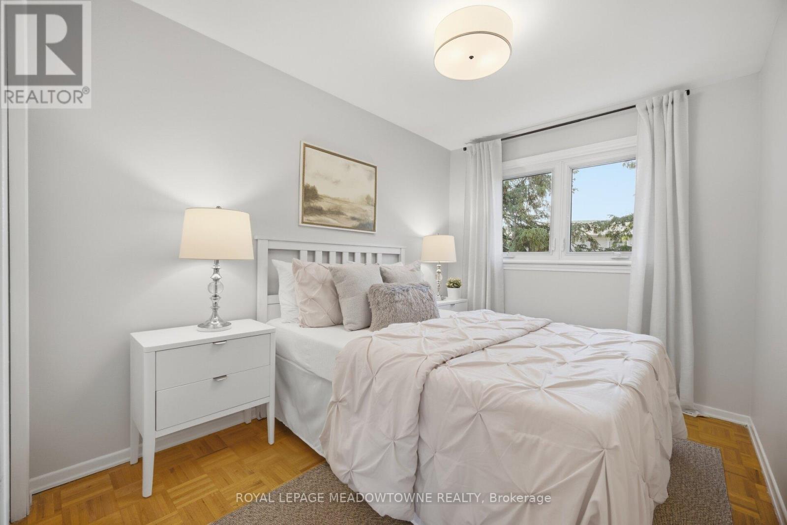 












523 TRAFALGAR COURT

,
Milton,




Ontario
L9T3A8

