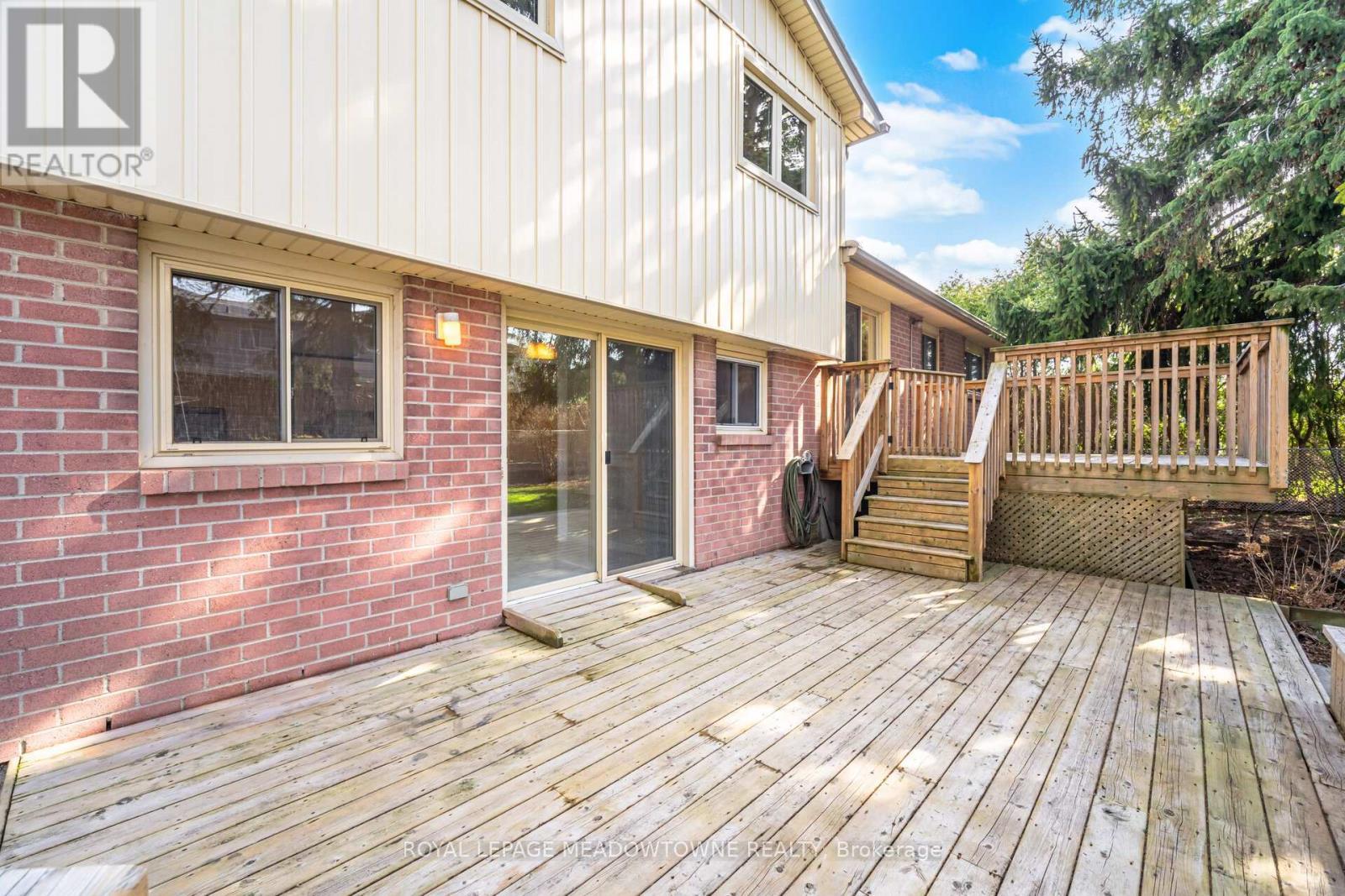 












523 TRAFALGAR COURT

,
Milton,




Ontario
L9T3A8

