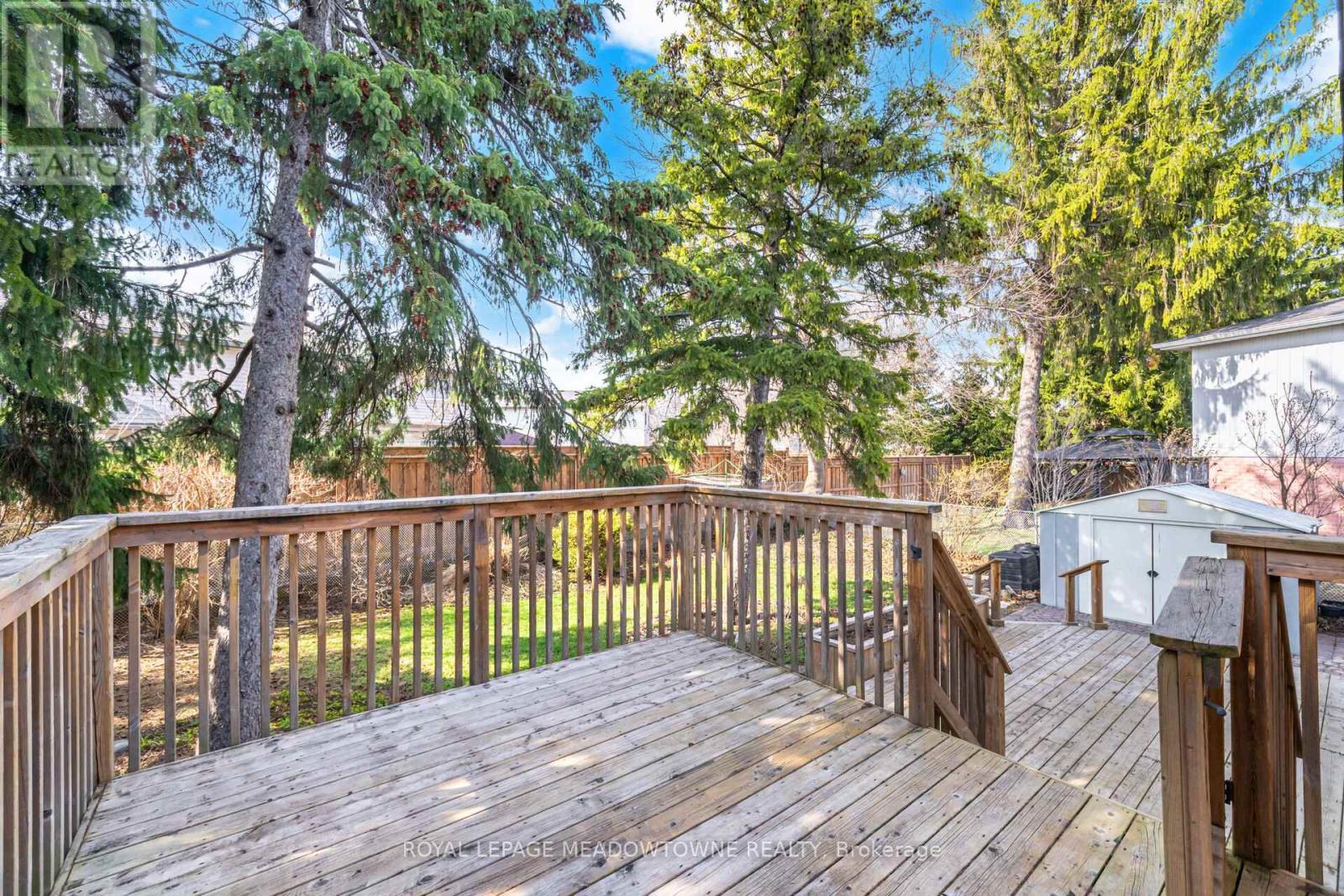 












523 TRAFALGAR COURT

,
Milton,




Ontario
L9T3A8

