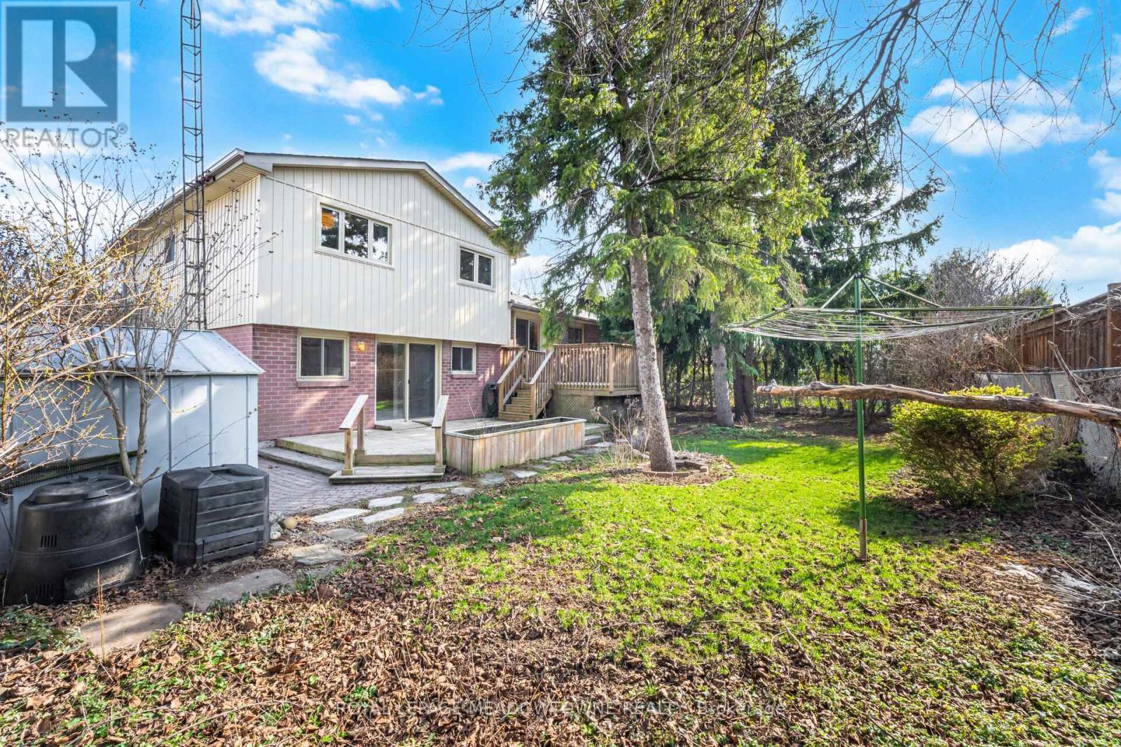 












523 TRAFALGAR COURT

,
Milton,




Ontario
L9T3A8

