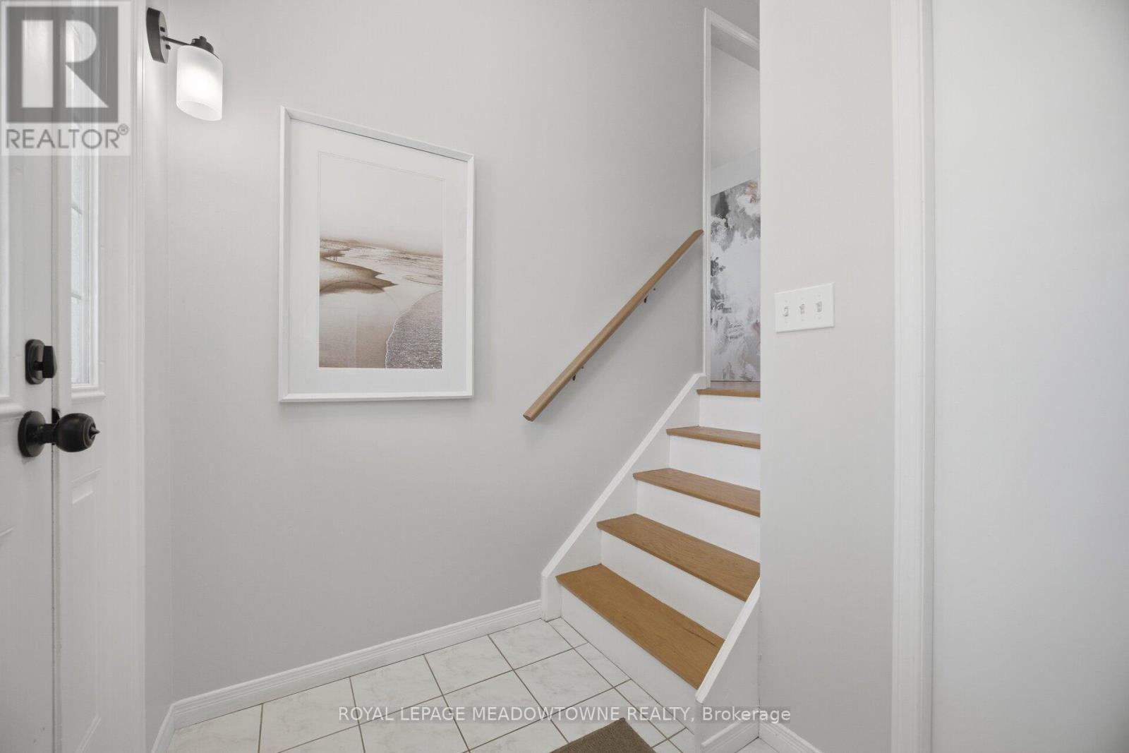 












523 TRAFALGAR COURT

,
Milton,




Ontario
L9T3A8

