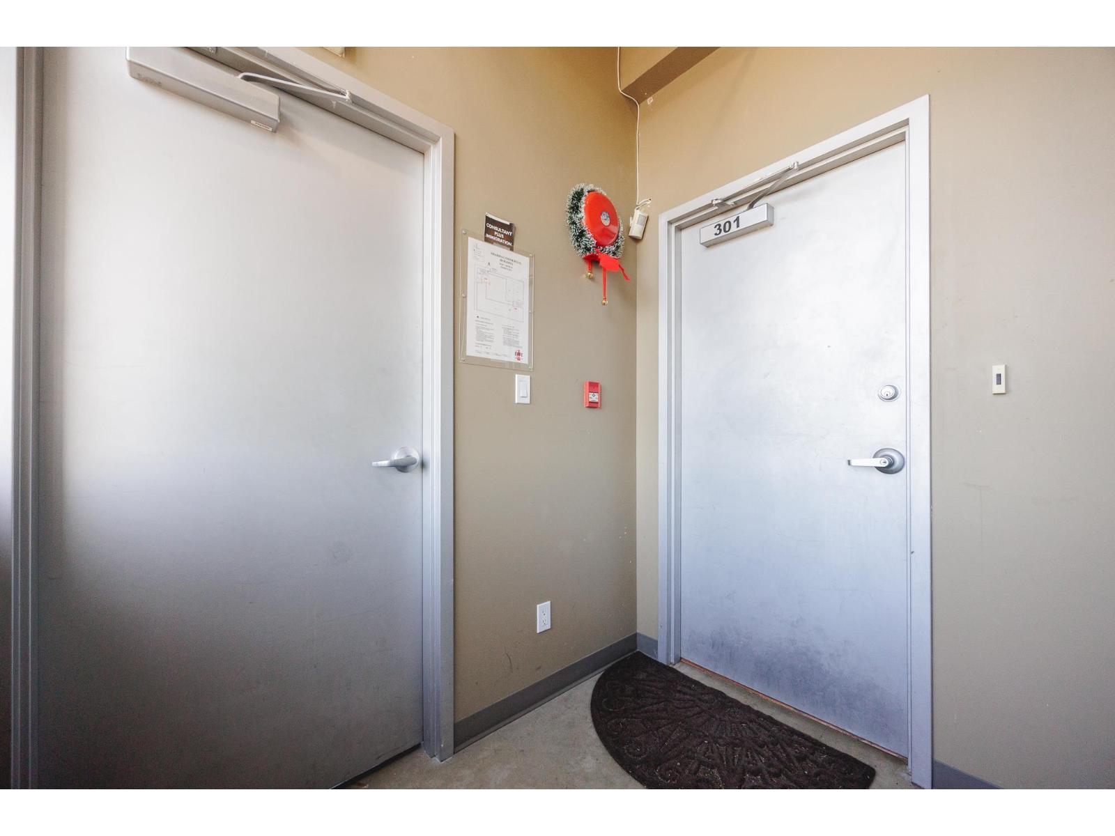 












301 8268 120 STREET

,
Surrey,




British Columbia
V3W3N4

