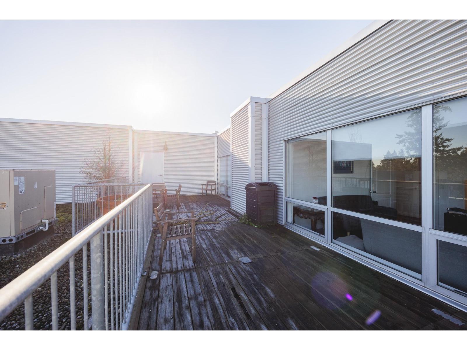 












301 8268 120 STREET

,
Surrey,




British Columbia
V3W3N4


