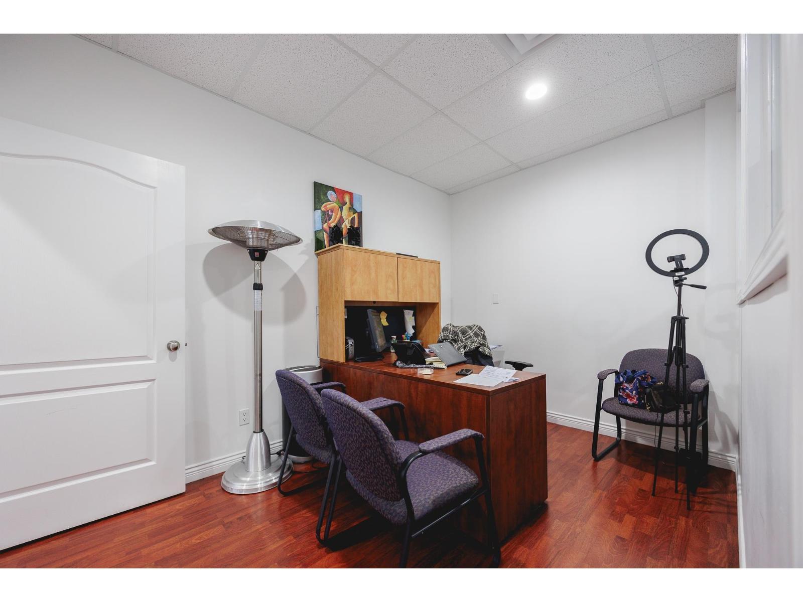 












301 8268 120 STREET

,
Surrey,




British Columbia
V3W3N4

