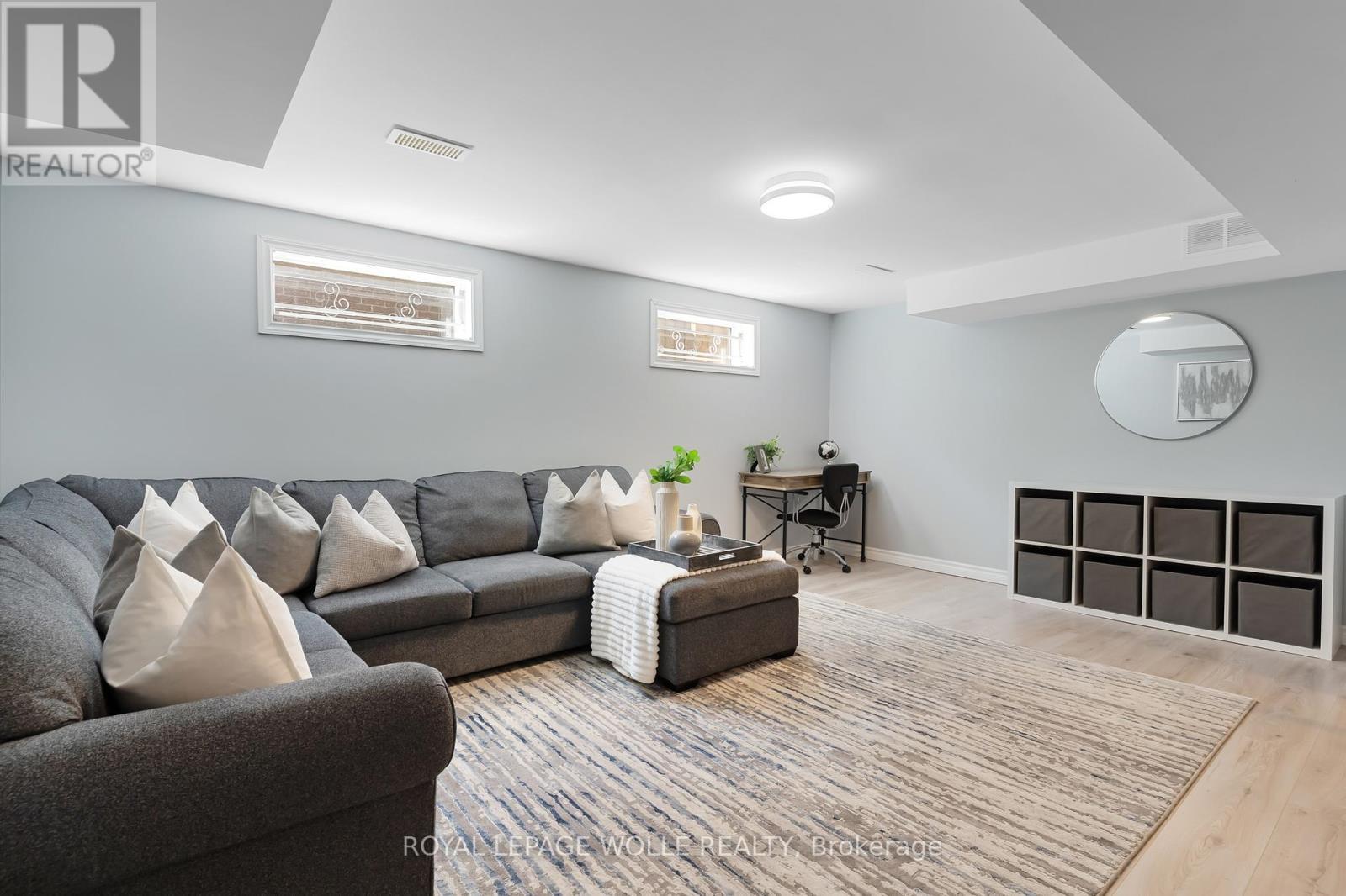 












86 MCGARRY DRIVE

,
Kitchener,




Ontario
N2N1A4

