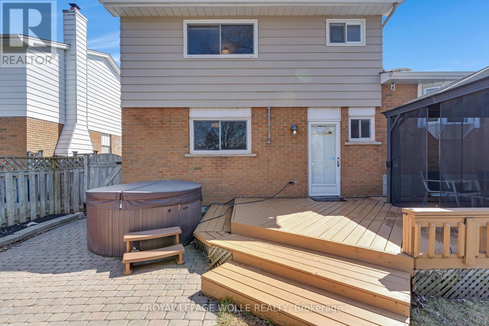 












86 MCGARRY DRIVE

,
Kitchener,




Ontario
N2N1A4

